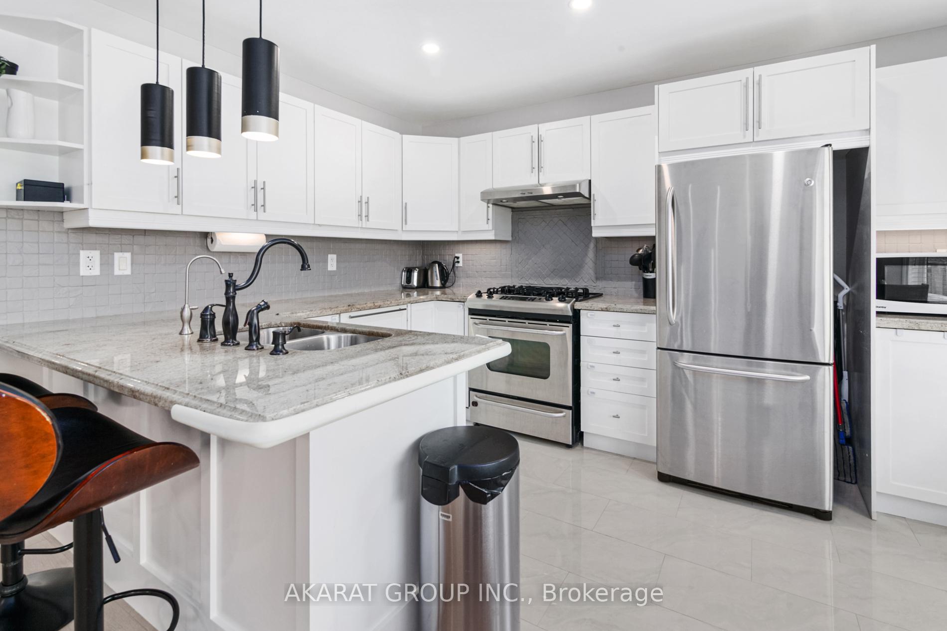 Photo 17 of 608 Brothers Crescent, Milton, Coates — HOMEH