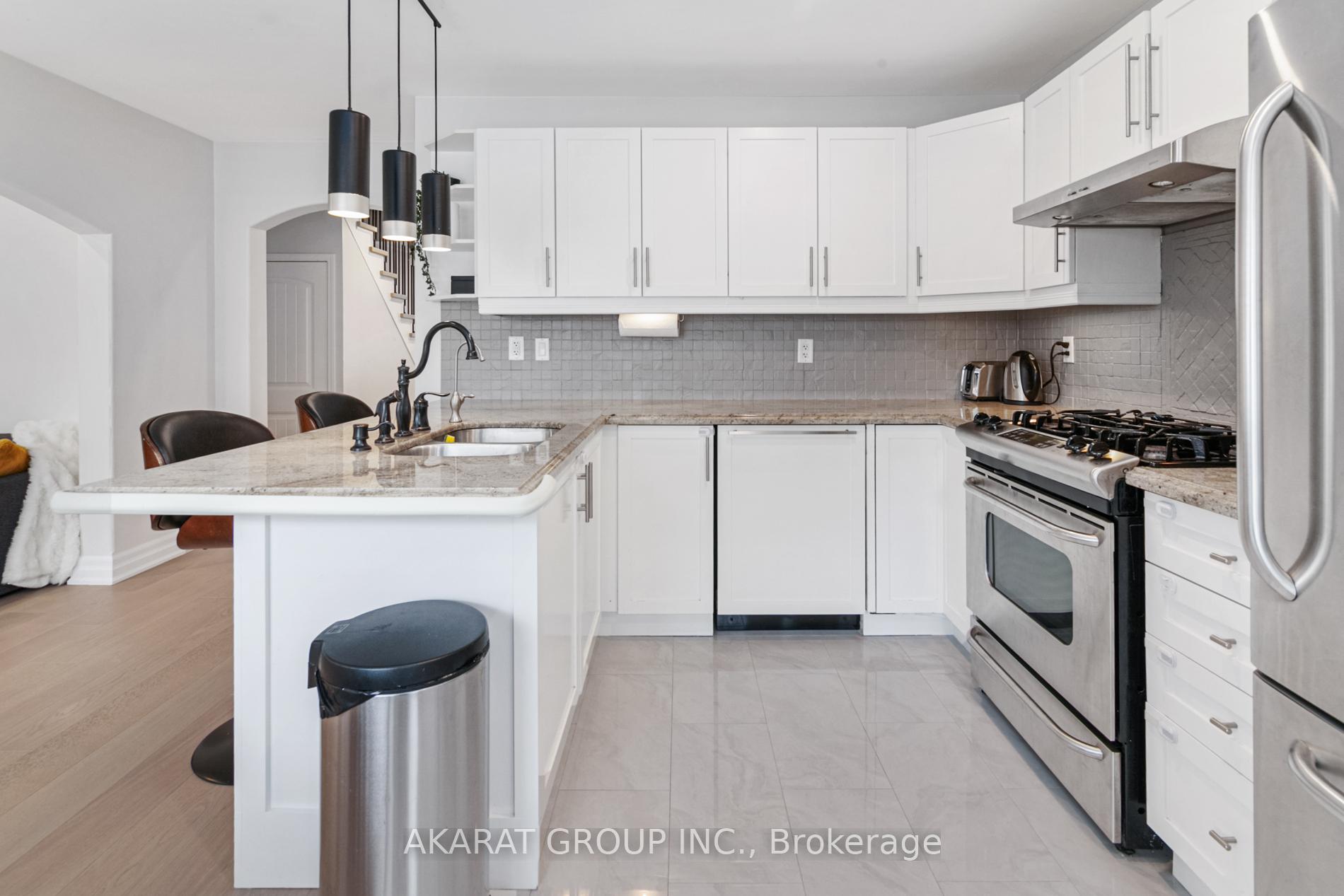 Photo 18 of 608 Brothers Crescent, Milton, Coates — HOMEH