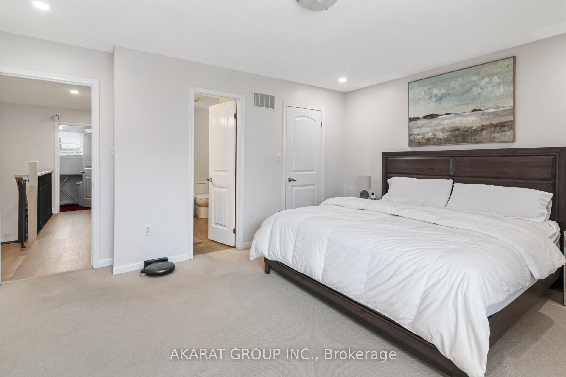 Photo 21 of 608 Brothers Crescent, Milton, Coates — HOMEH