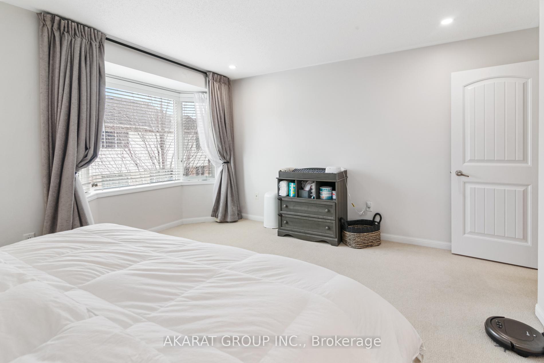 Photo 22 of 608 Brothers Crescent, Milton, Coates — HOMEH
