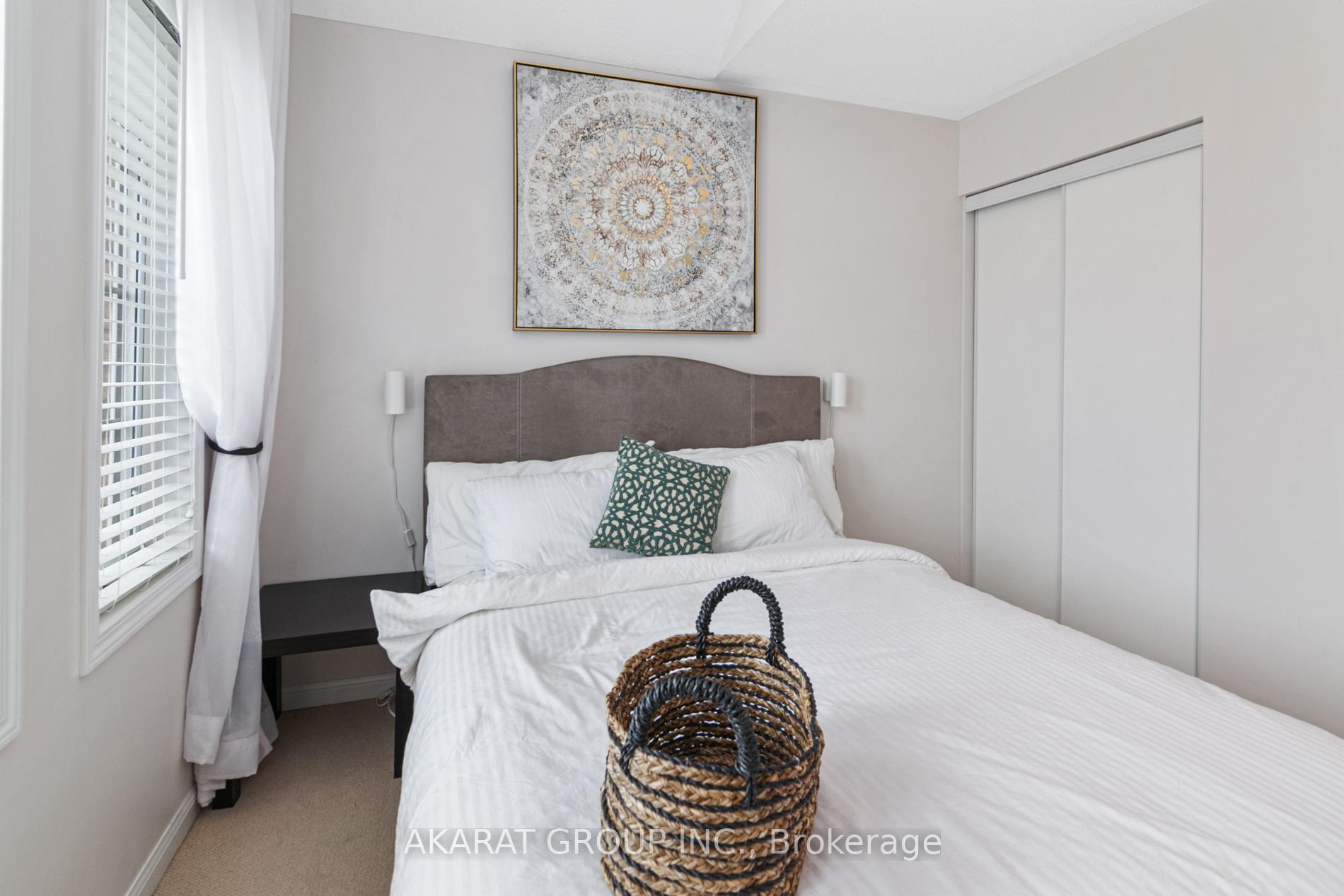 Photo 27 of 608 Brothers Crescent, Milton, Coates — HOMEH