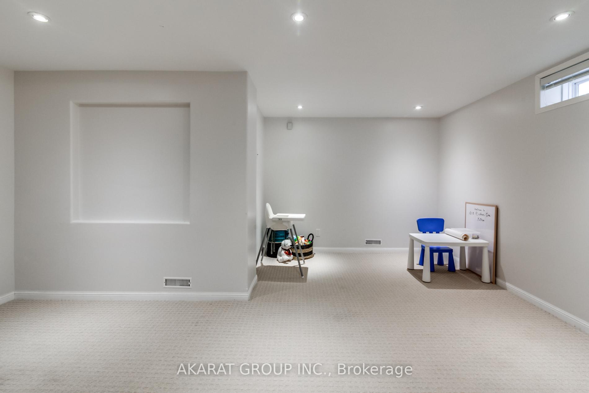 Photo 31 of 608 Brothers Crescent, Milton, Coates — HOMEH