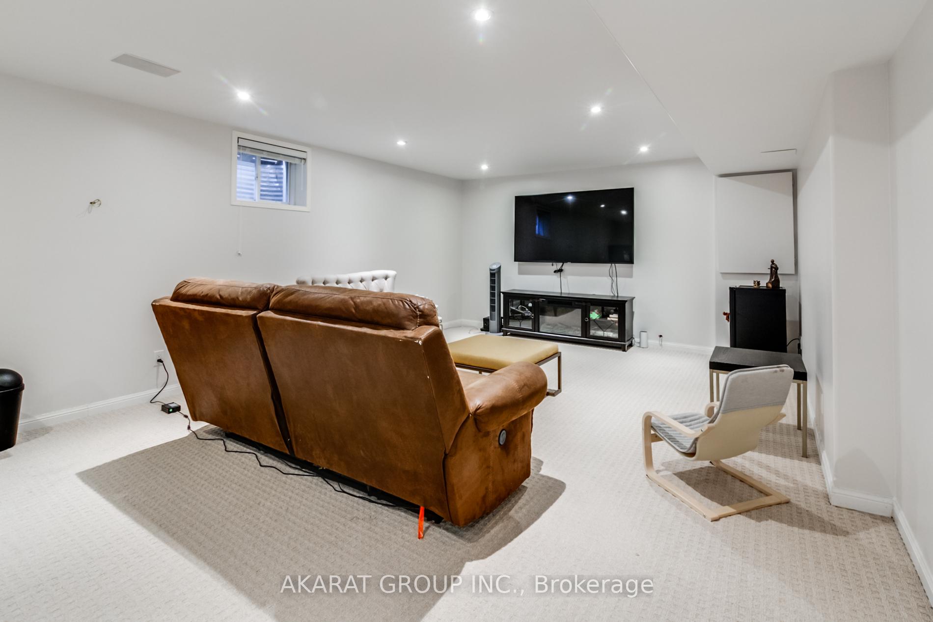 Photo 35 of 608 Brothers Crescent, Milton, Coates — HOMEH