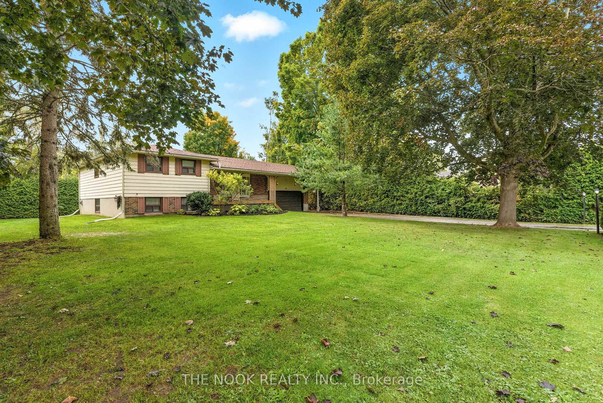 Photo 2 of 99 Eighth Street, Brock, Beaverton — HOMEH