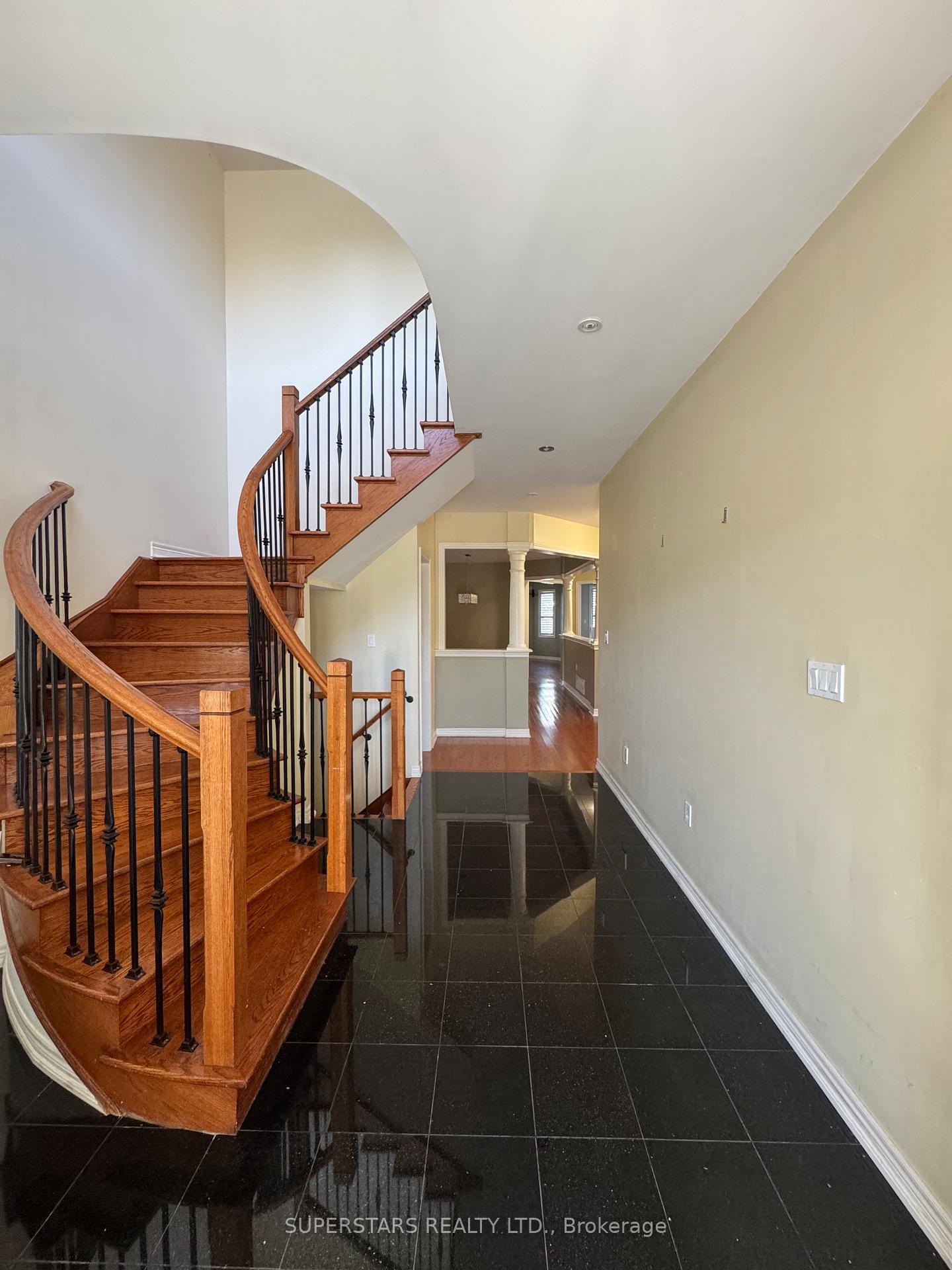 Photo 2 of 172 Borealis Avenue, Aurora, Bayview Northeast — HOMEH