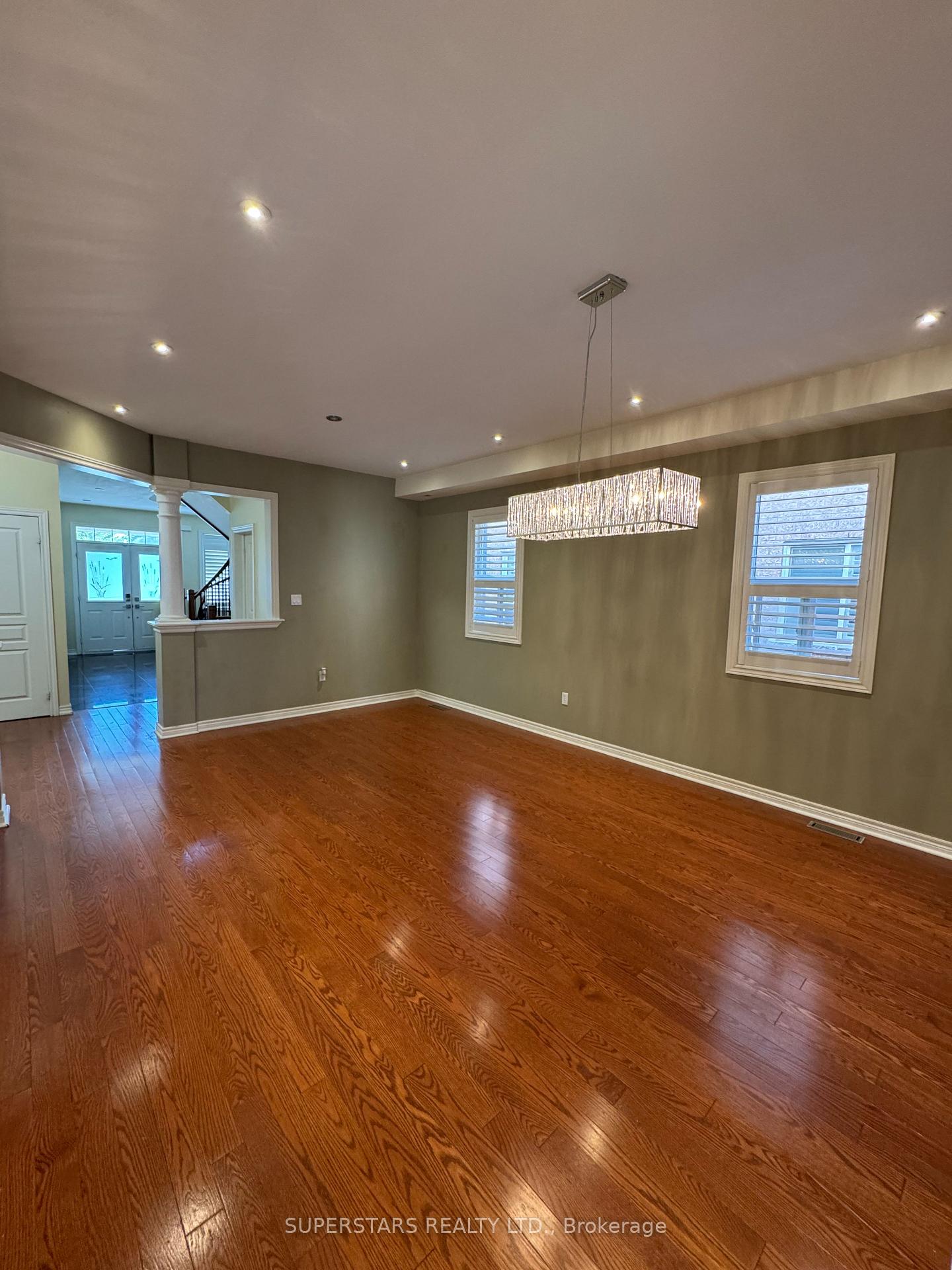 Photo 3 of 172 Borealis Avenue, Aurora, Bayview Northeast — HOMEH