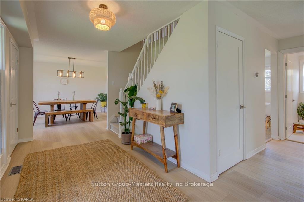Photo 10 of 2130 Arne Crescent, Kingston, City North of 401 — HOMEH