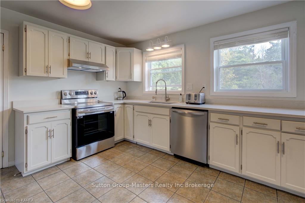 Photo 17 of 2130 Arne Crescent, Kingston, City North of 401 — HOMEH