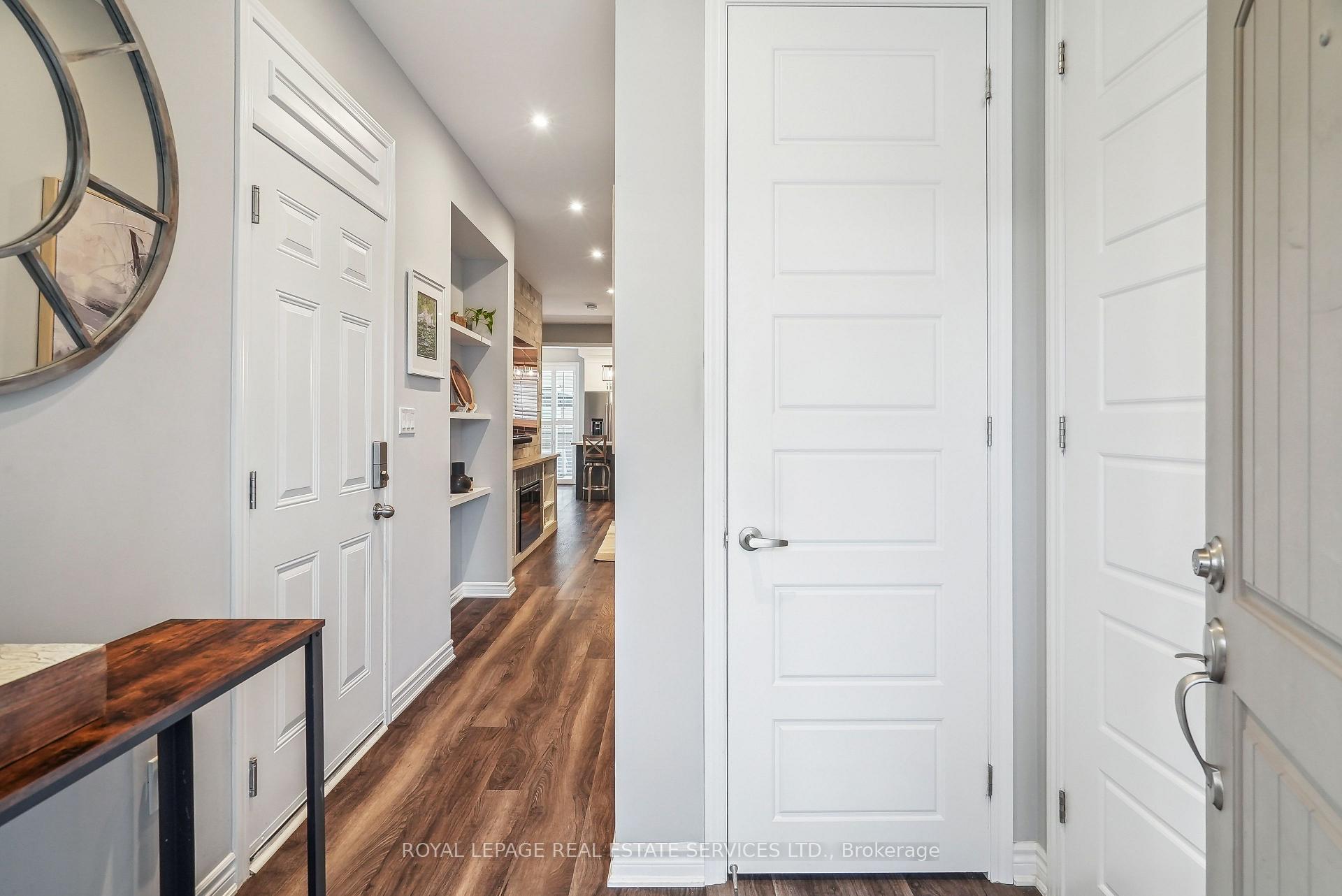 Photo 3 of 1300 Sycamore Gardens, Milton, Cobban — HOMEH