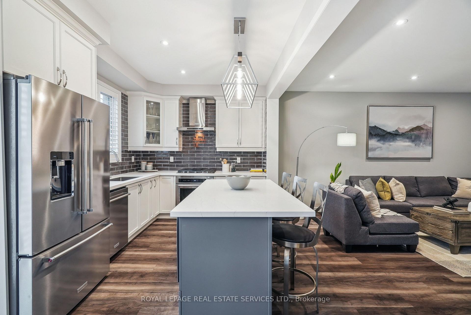 Photo 13 of 1300 Sycamore Gardens, Milton, Cobban — HOMEH