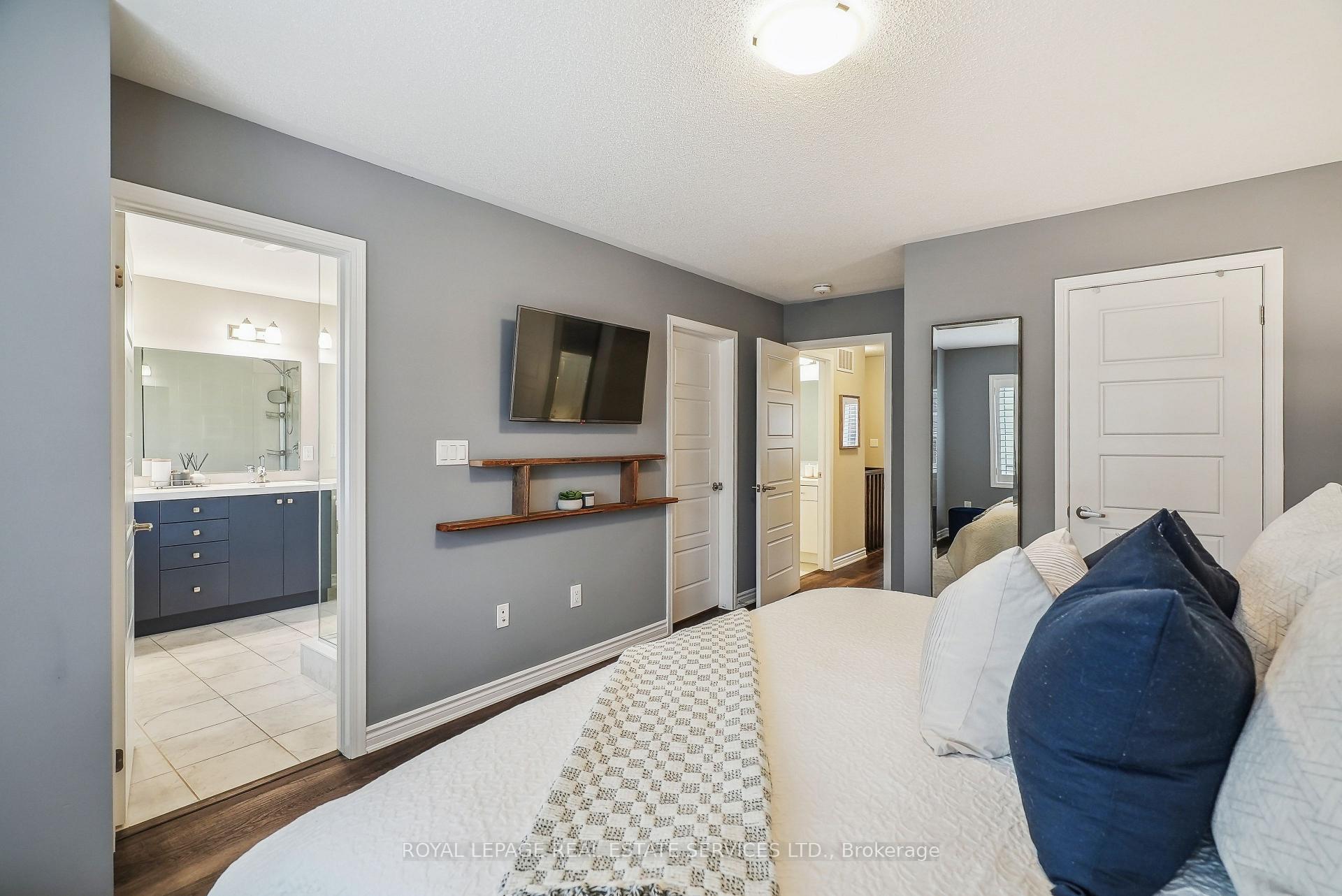 Photo 19 of 1300 Sycamore Gardens, Milton, Cobban — HOMEH