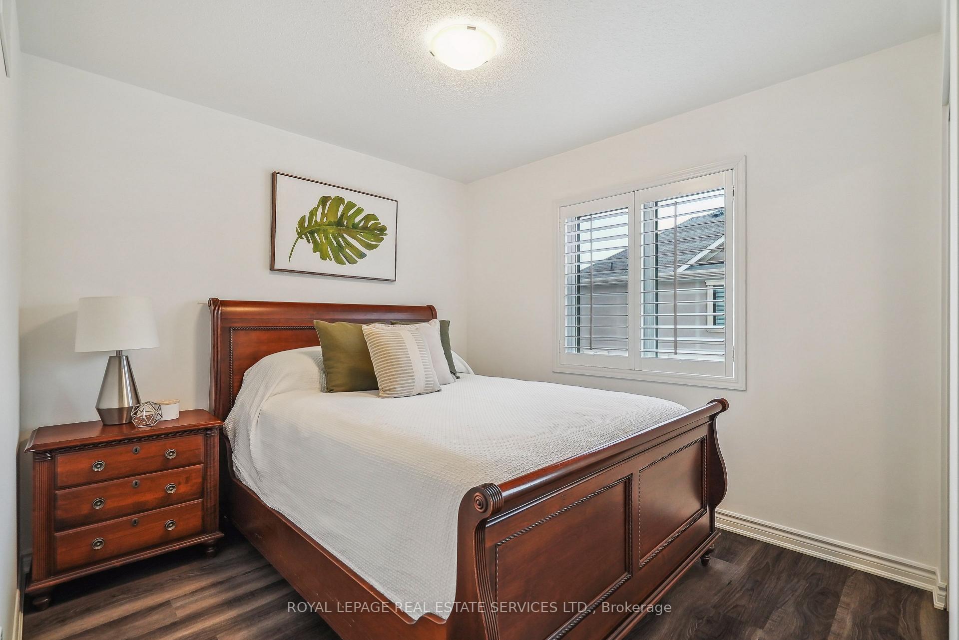 Photo 23 of 1300 Sycamore Gardens, Milton, Cobban — HOMEH