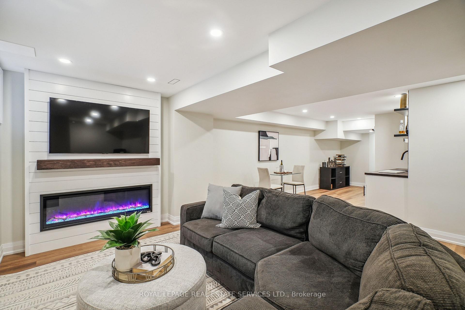 Photo 32 of 1300 Sycamore Gardens, Milton, Cobban — HOMEH