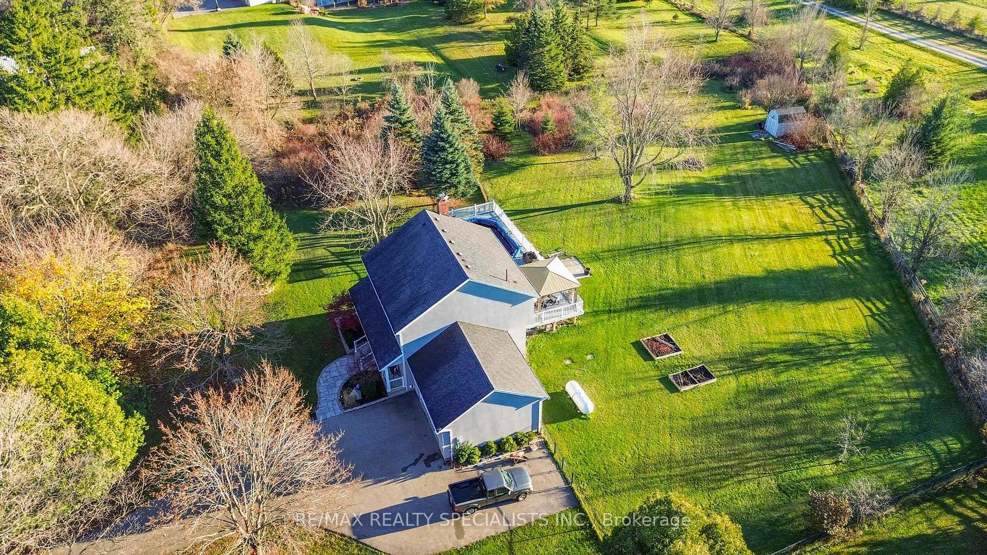 Photo 1 of 11044 1st Line, Milton, Moffat — HOMEH