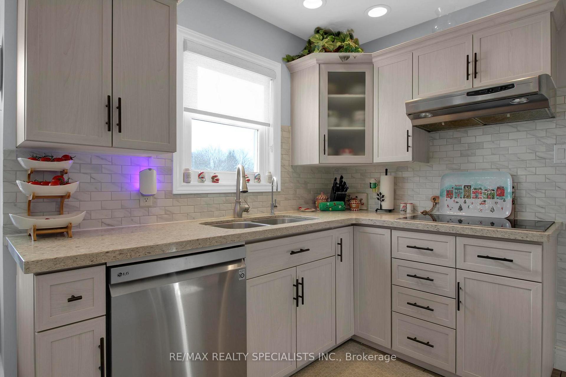 Photo 11 of 11044 1st Line, Milton, Moffat — HOMEH