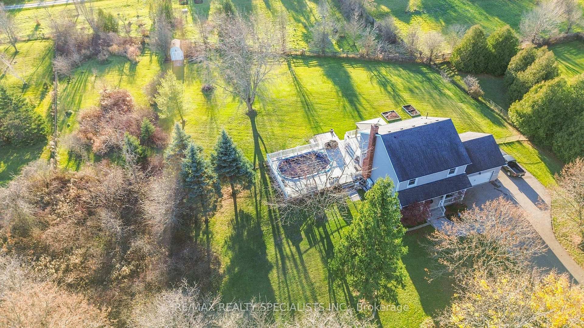 Photo 38 of 11044 1st Line, Milton, Moffat — HOMEH