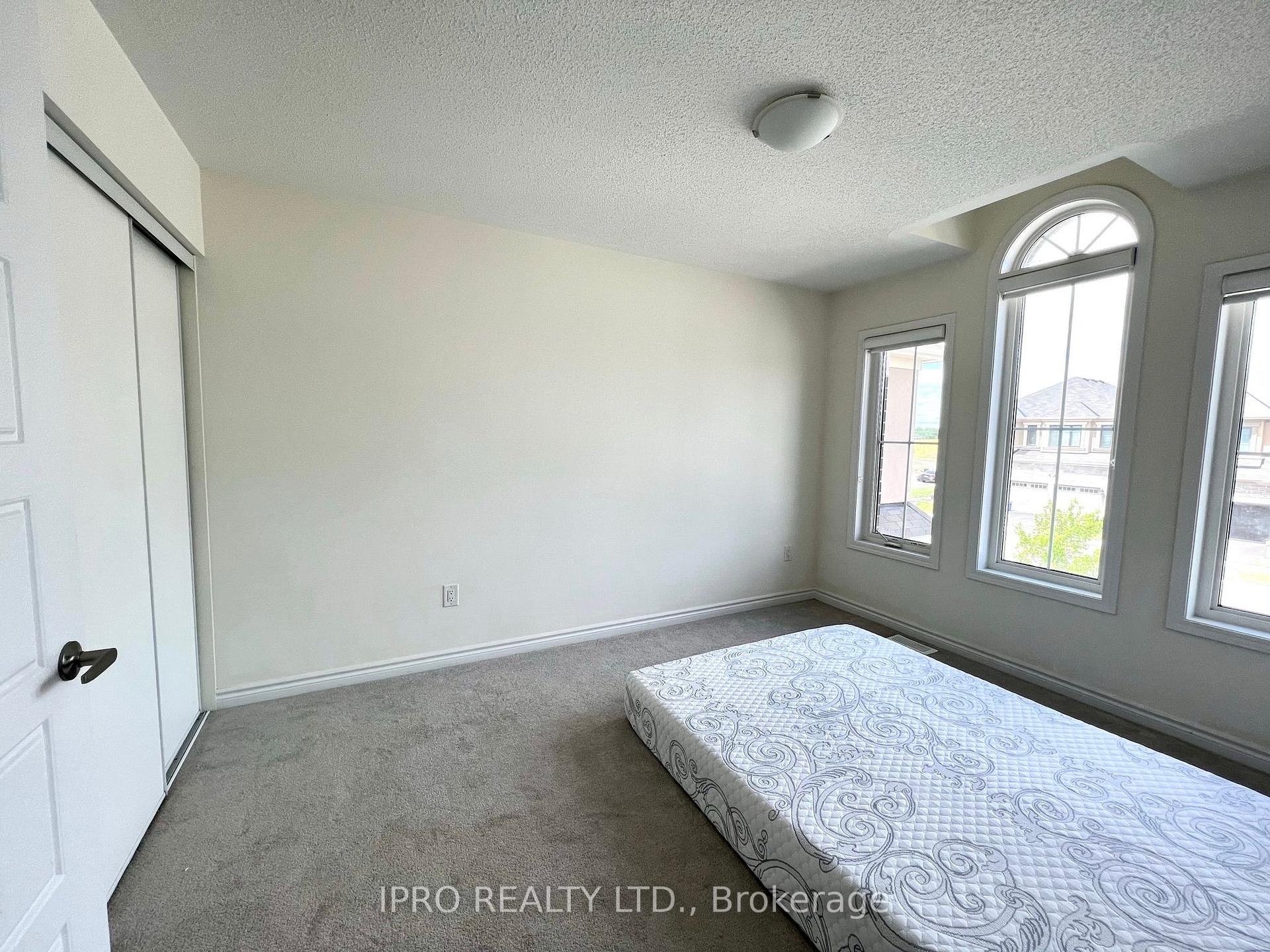 Photo 13 of 737 Kennedy Circle W, Milton, Cobban — HOMEH