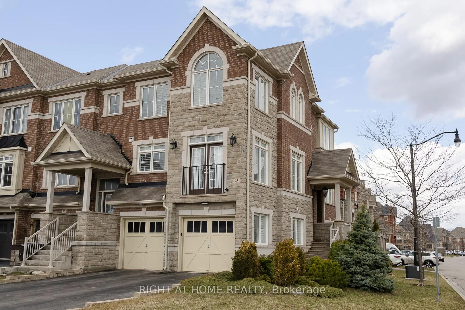 Photo 1 of 25 Rockman Crescent, Brampton, Northwest Brampton — HOMEH