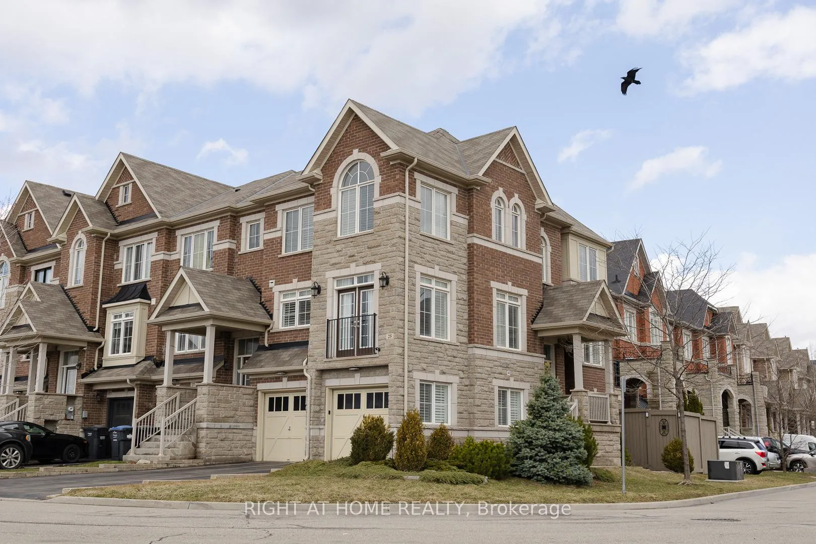 Photo 2 of 25 Rockman Crescent, Brampton, Northwest Brampton — HOMEH