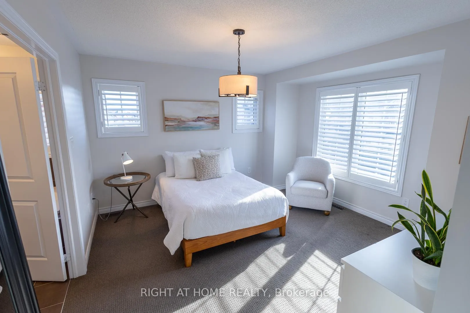 Photo 3 of 25 Rockman Crescent, Brampton, Northwest Brampton — HOMEH