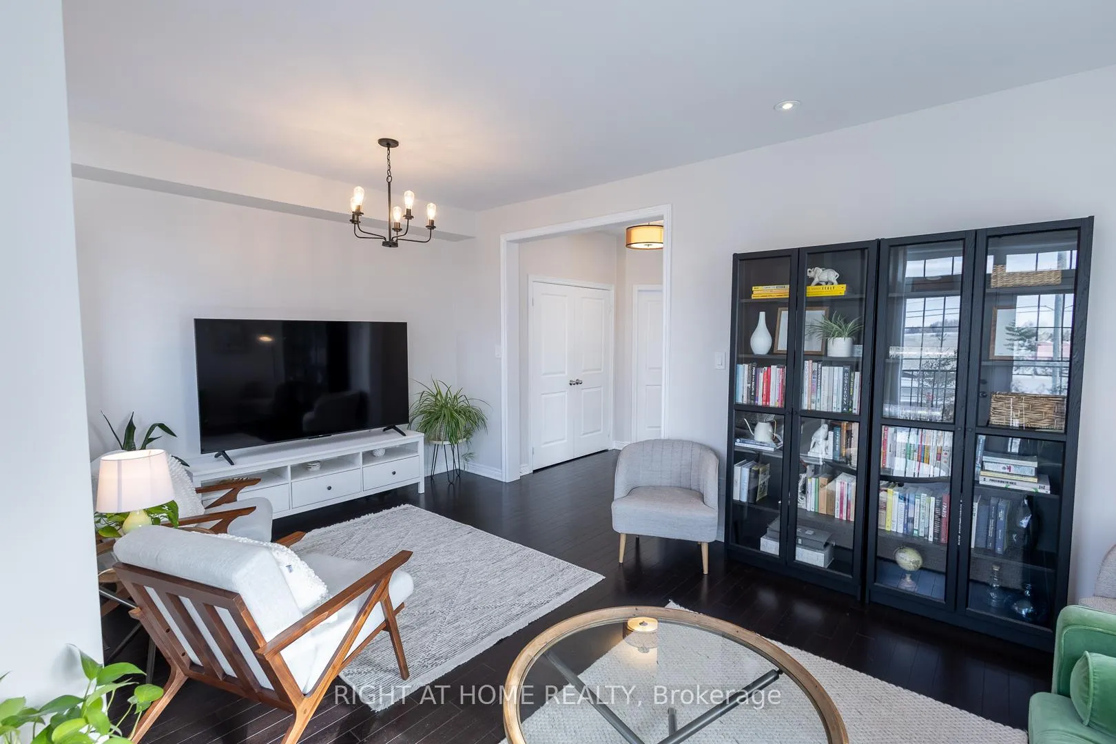 Photo 10 of 25 Rockman Crescent, Brampton, Northwest Brampton — HOMEH