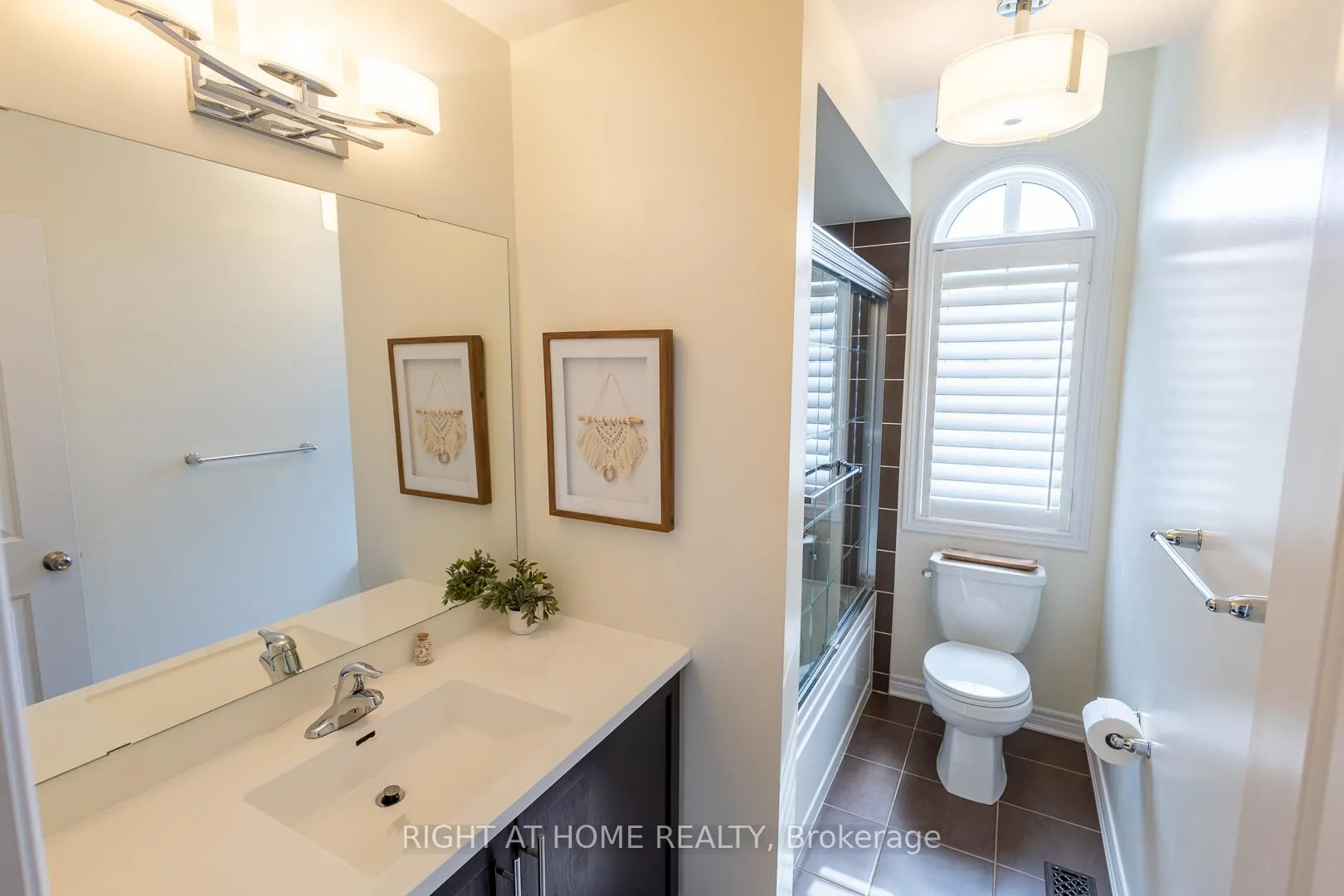 Photo 15 of 25 Rockman Crescent, Brampton, Northwest Brampton — HOMEH