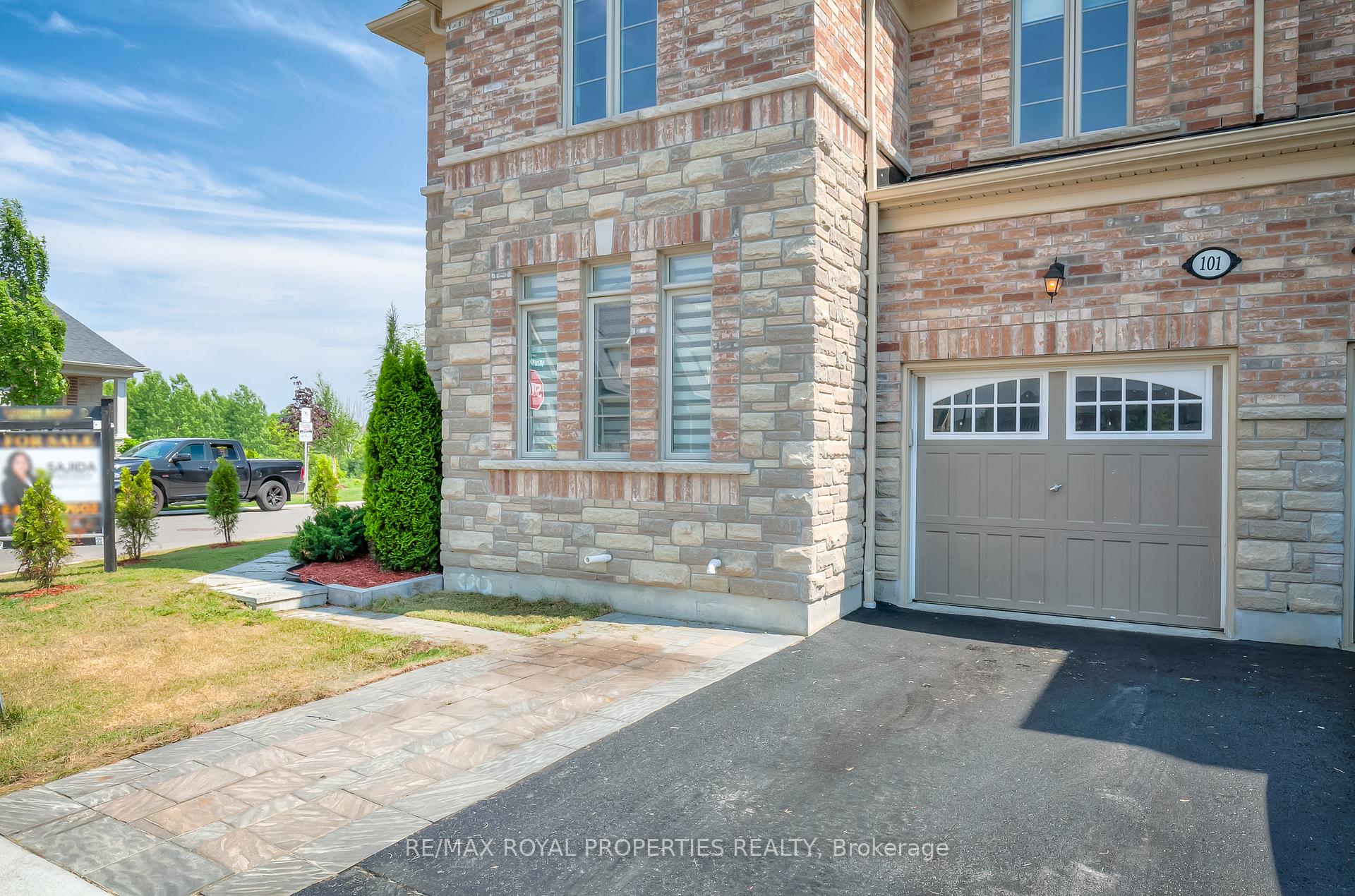 Photo 7 of 101 Larkinley Lane, Ajax, Northwest Ajax — HOMEH