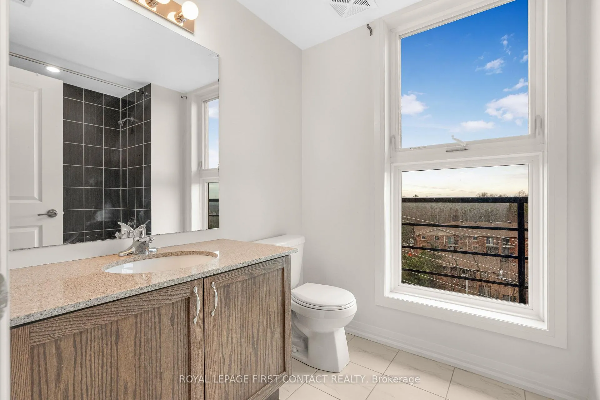 Photo 9 of Unit 601, 300 Essa Road, Barrie, 400 West — HOMEH
