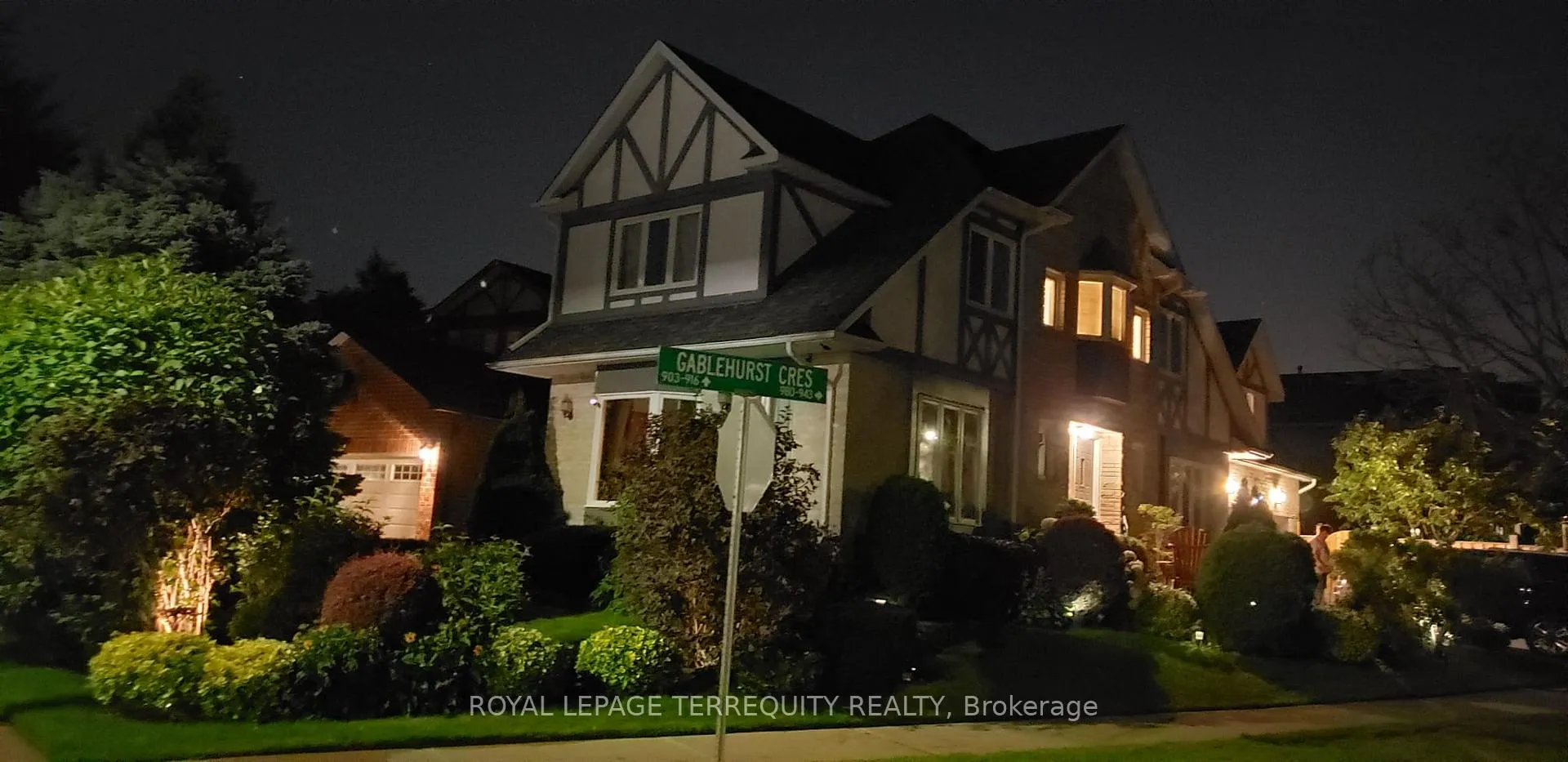 Photo 6 of 1854 Brookshire Square, Pickering, Liverpool — HOMEH