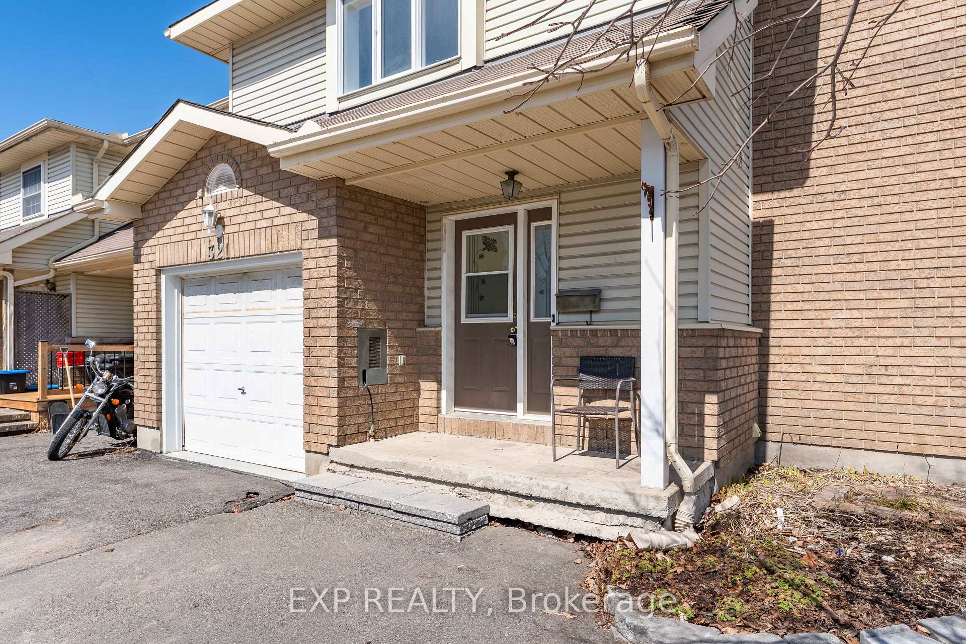 Photo 2 of 321 Fairbrooke Court, Arnprior — HOMEH