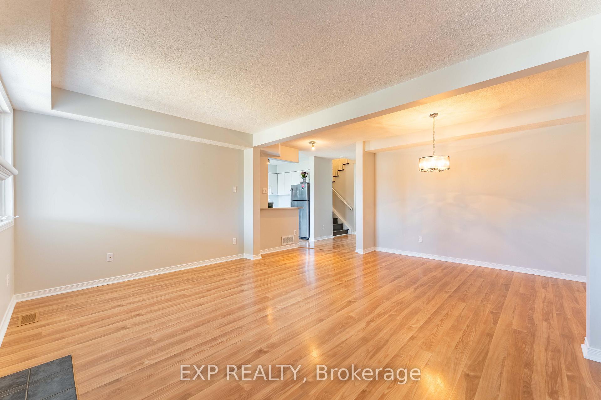 Photo 11 of 321 Fairbrooke Court, Arnprior — HOMEH