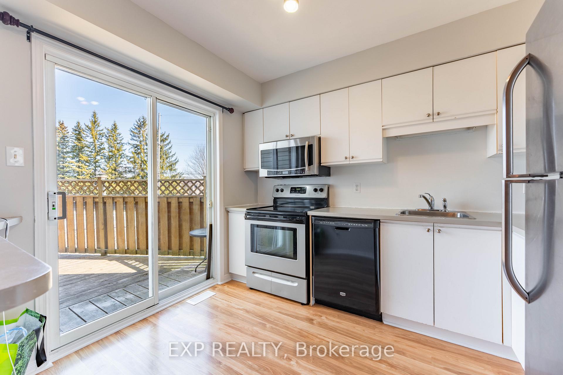Photo 12 of 321 Fairbrooke Court, Arnprior — HOMEH