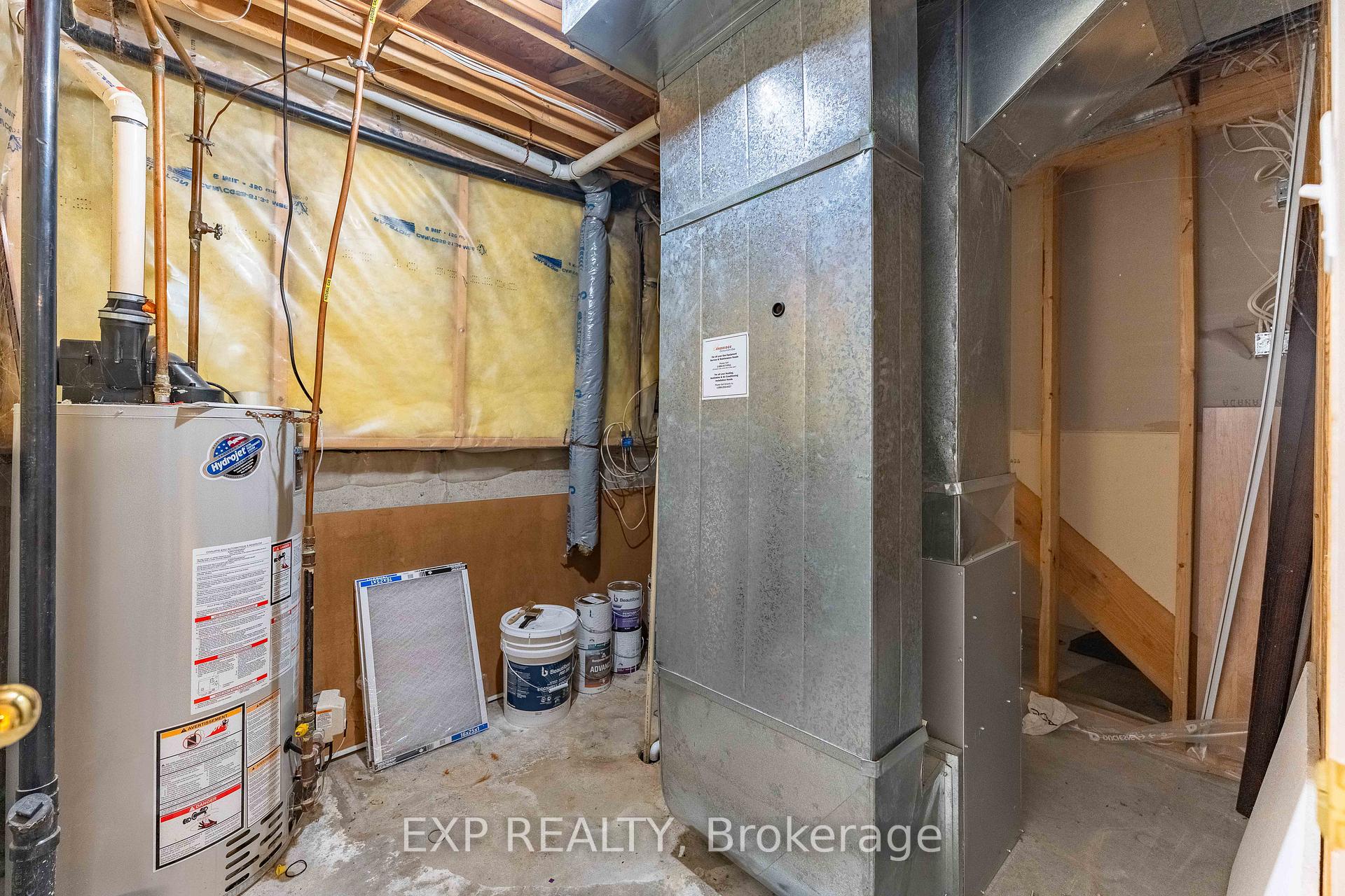 Photo 31 of 321 Fairbrooke Court, Arnprior — HOMEH