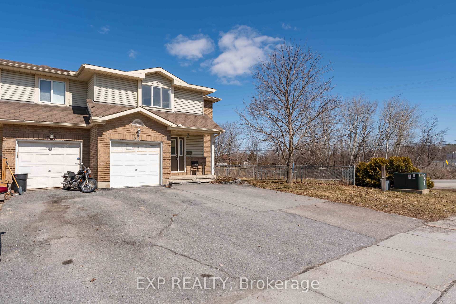 Photo 38 of 321 Fairbrooke Court, Arnprior — HOMEH