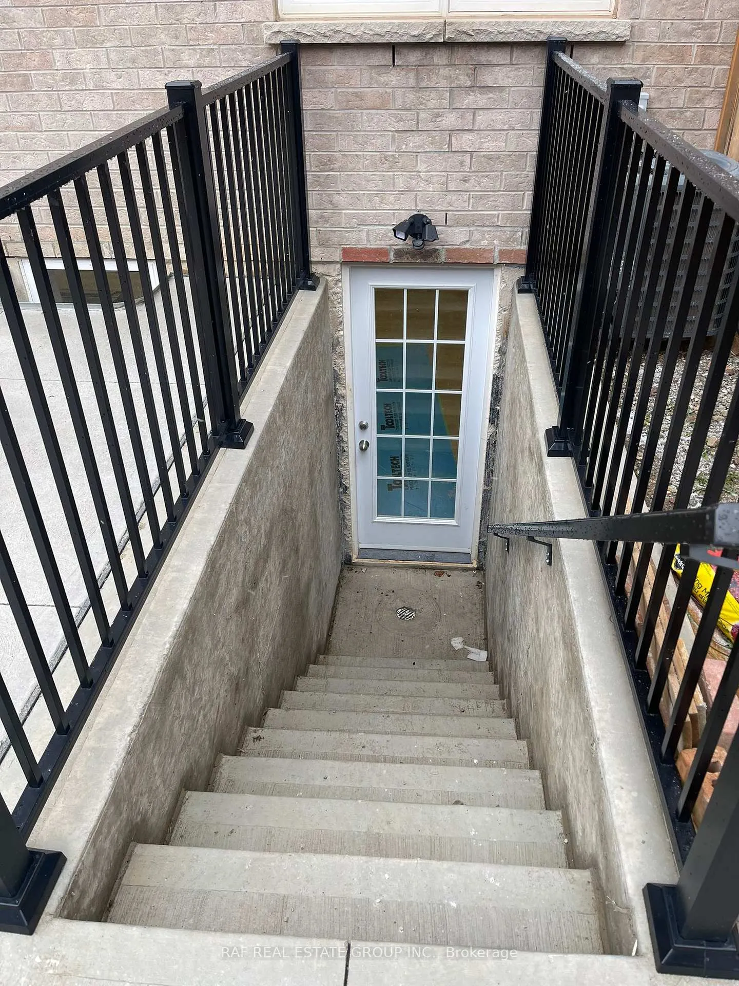 Photo 4 of Unit Bsmt, 498 Downes Jackson Heights, Milton, Harrison — HOMEH