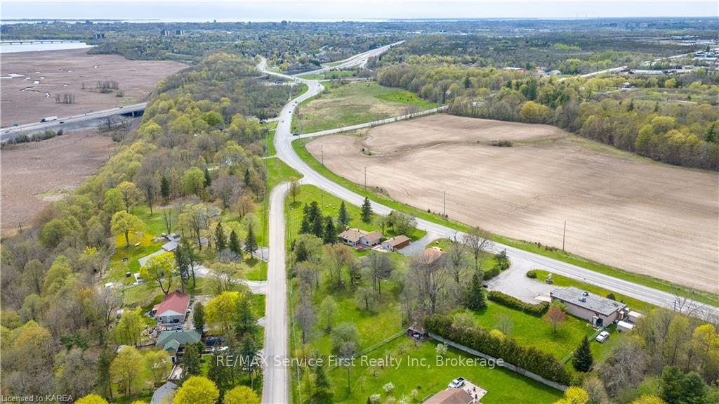 Photo 11 of 1658 Battersea Road, Kingston, City North of 401 — HOMEH