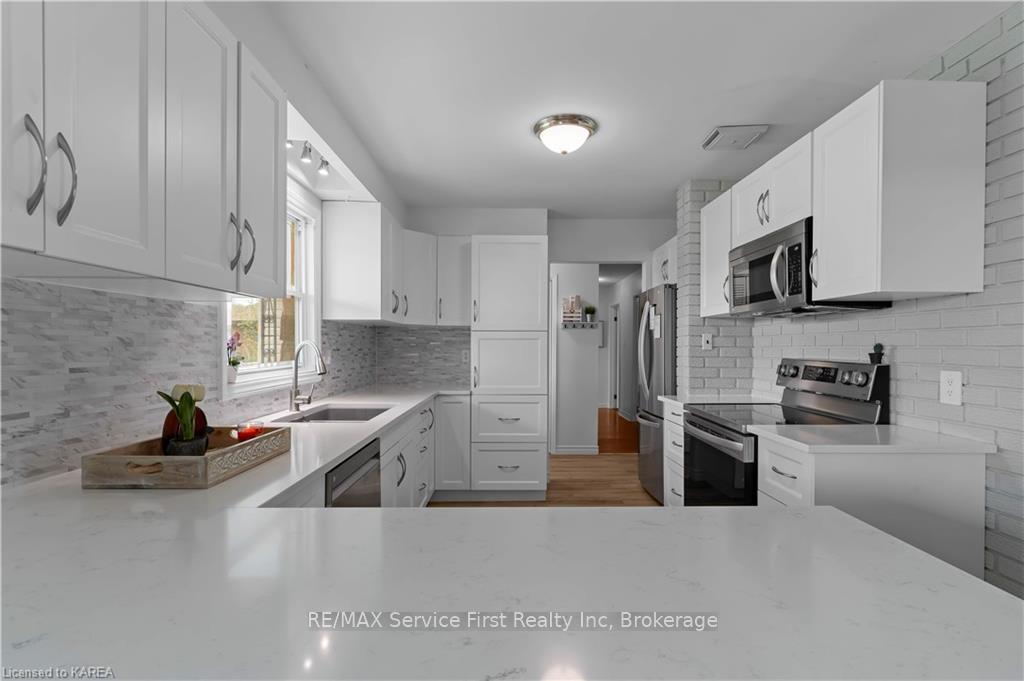 Photo 20 of 1658 Battersea Road, Kingston, City North of 401 — HOMEH