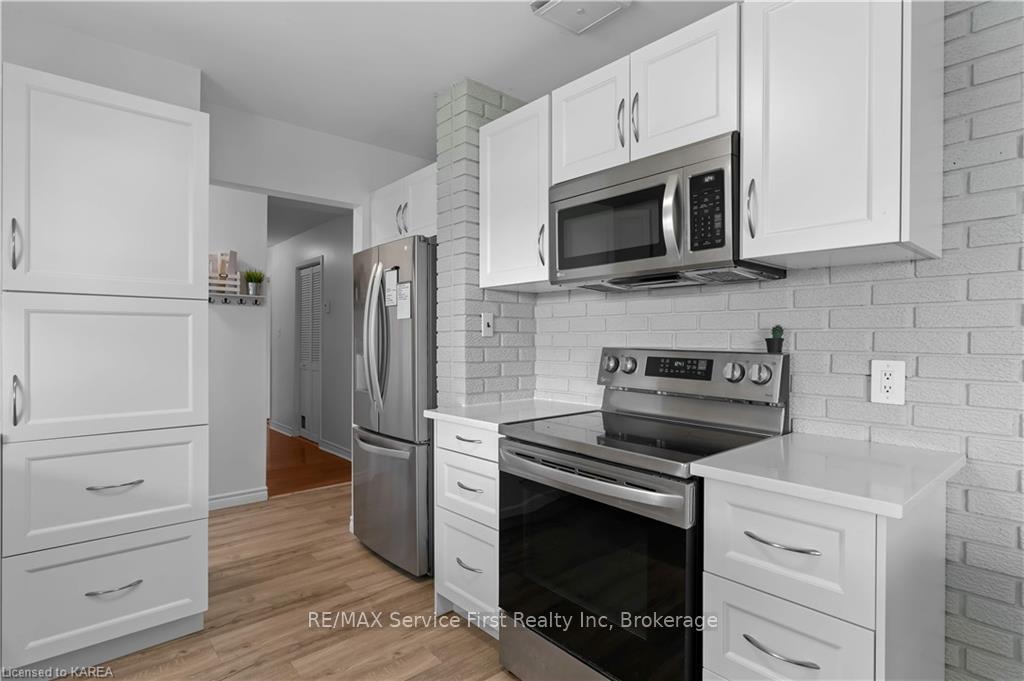 Photo 21 of 1658 Battersea Road, Kingston, City North of 401 — HOMEH