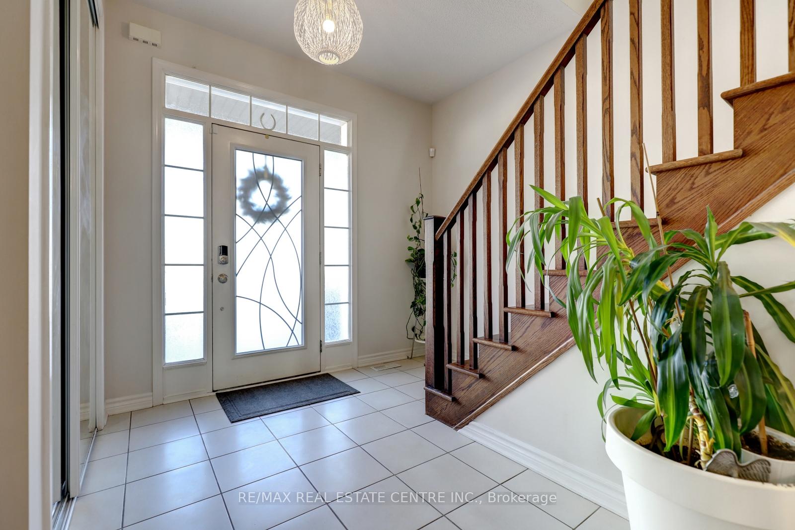 Photo 2 of 1500 Farmstead Drive, Milton, Ford — HOMEH