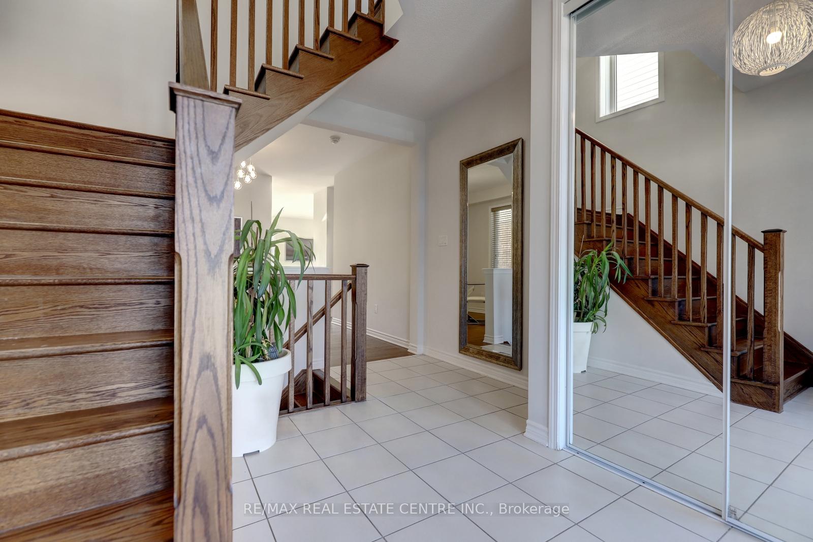 Photo 3 of 1500 Farmstead Drive, Milton, Ford — HOMEH