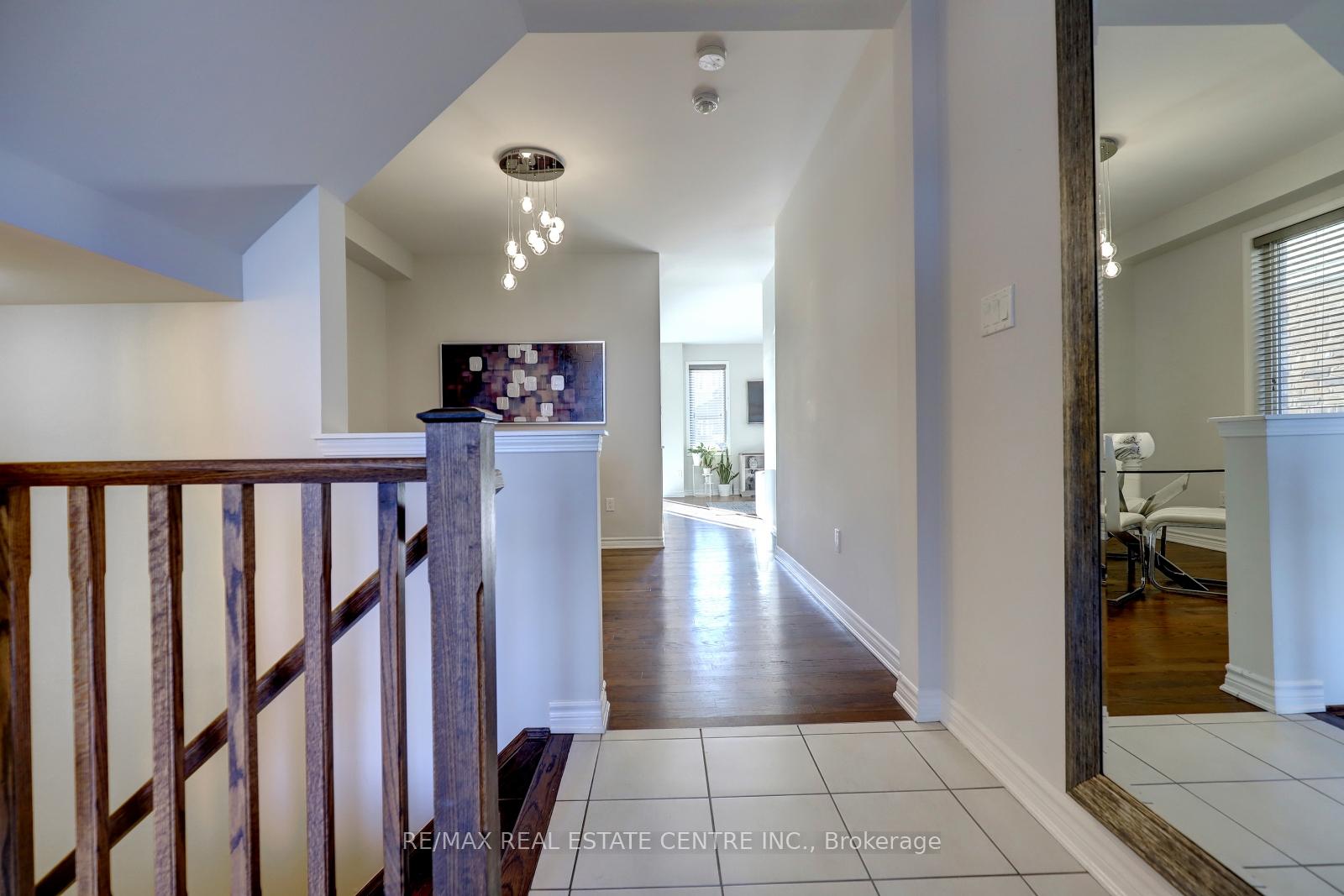 Photo 4 of 1500 Farmstead Drive, Milton, Ford — HOMEH