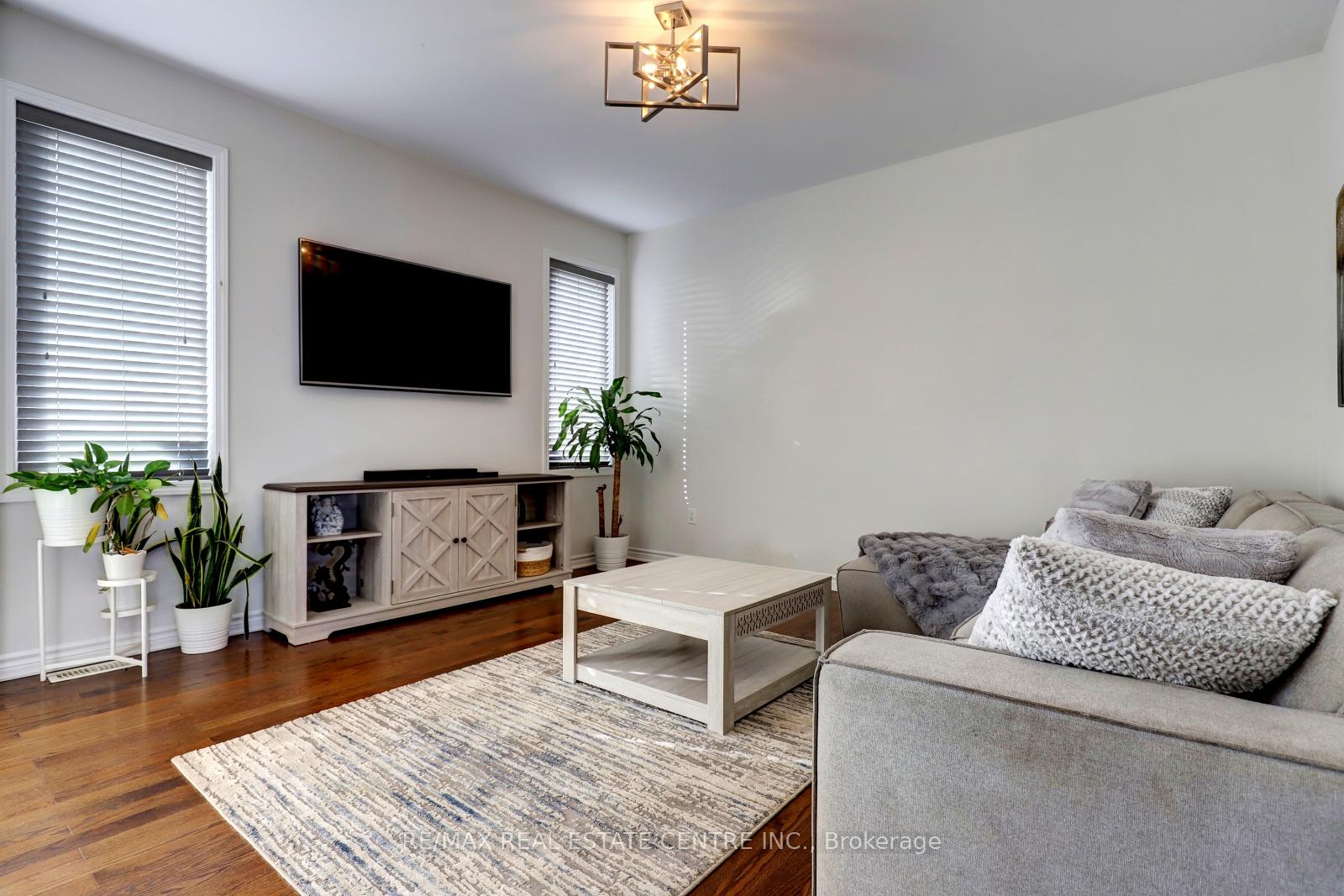 Photo 10 of 1500 Farmstead Drive, Milton, Ford — HOMEH
