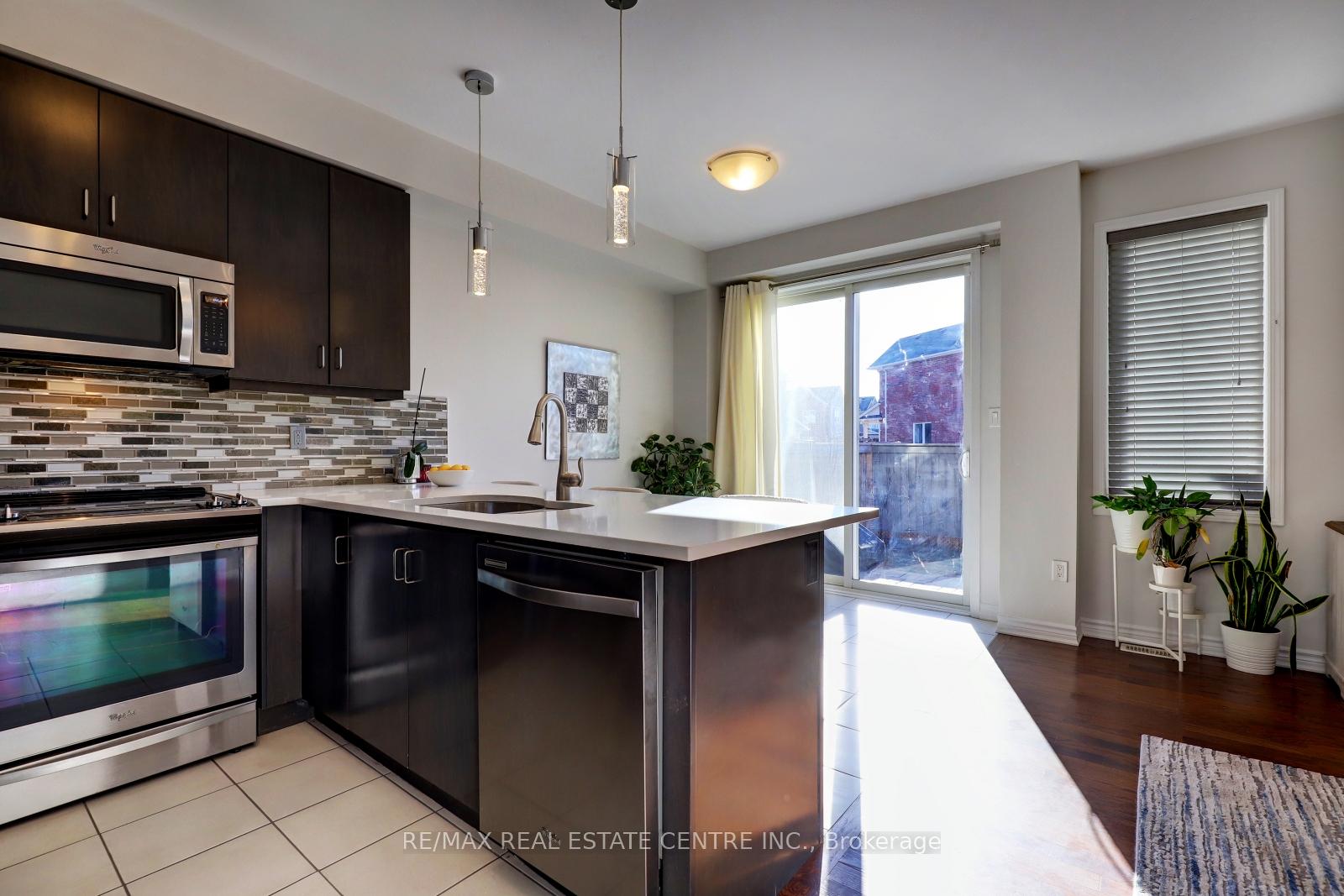 Photo 16 of 1500 Farmstead Drive, Milton, Ford — HOMEH