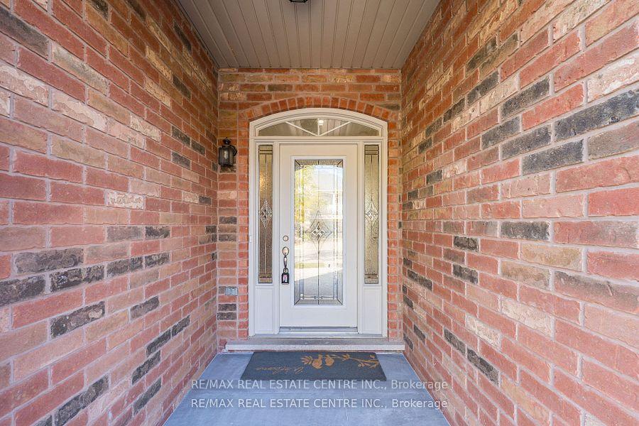 Photo 2 of 648 Snider Terrace, Milton, Coates — HOMEH
