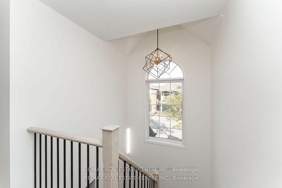 Photo 15 of 648 Snider Terrace, Milton, Coates — HOMEH