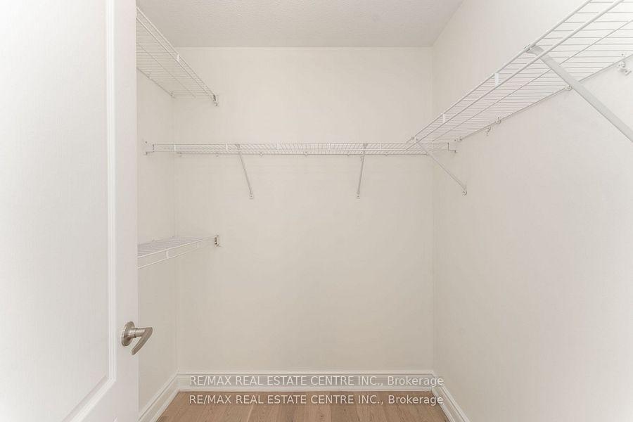 Photo 20 of 648 Snider Terrace, Milton, Coates — HOMEH