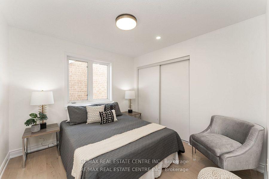 Photo 21 of 648 Snider Terrace, Milton, Coates — HOMEH