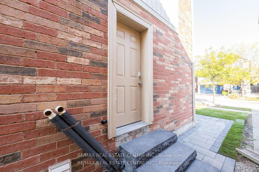 Photo 37 of 648 Snider Terrace, Milton, Coates — HOMEH