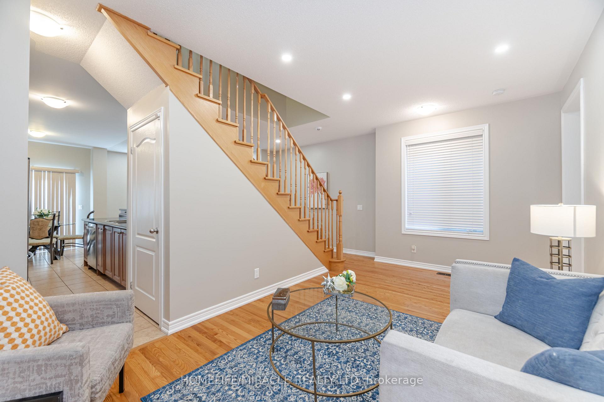 Photo 5 of 815 Miltonbrook Crescent, Milton, Willmott — HOMEH