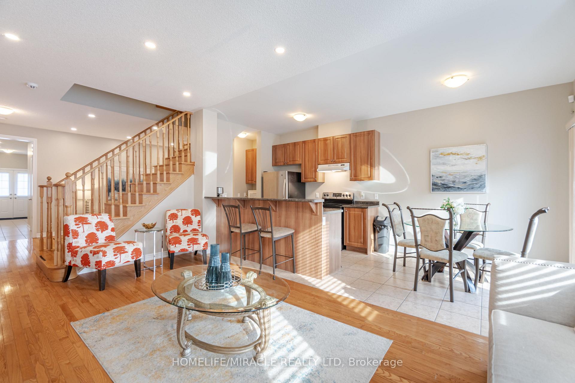 Photo 8 of 815 Miltonbrook Crescent, Milton, Willmott — HOMEH